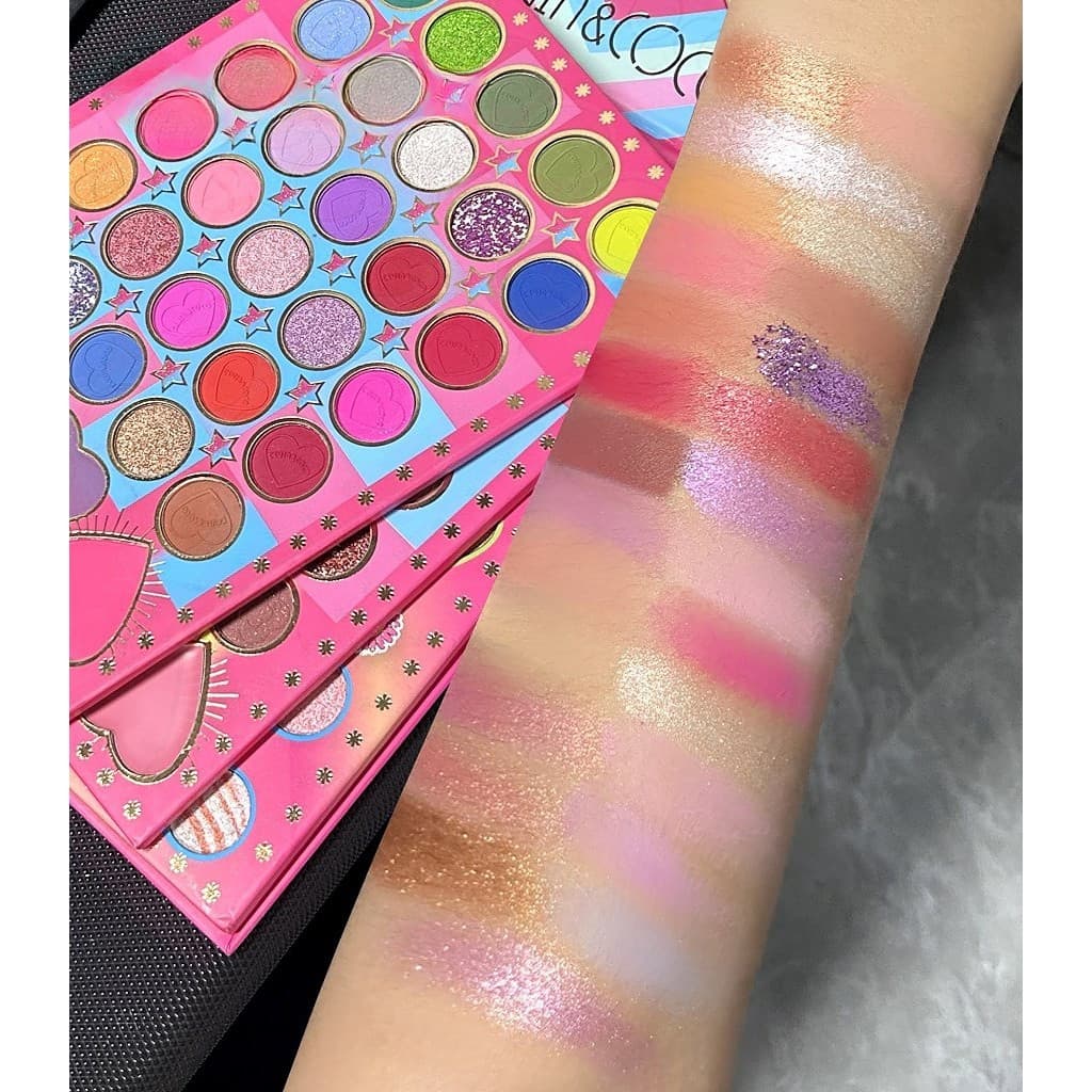 Trusa de Machiaj KEVIN & COCO, Mean Girl Heart, fard de pleoape, Iluminator, blush cremos, 96 culori, 21 x 15.7 x 2.4 cm 4