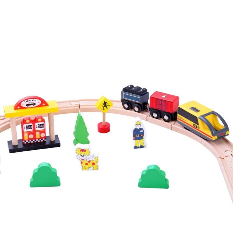 Traseu din lemn Kids Toyland, oras cu accesorii, locomotiva cu baterii, 46 de piese 5
