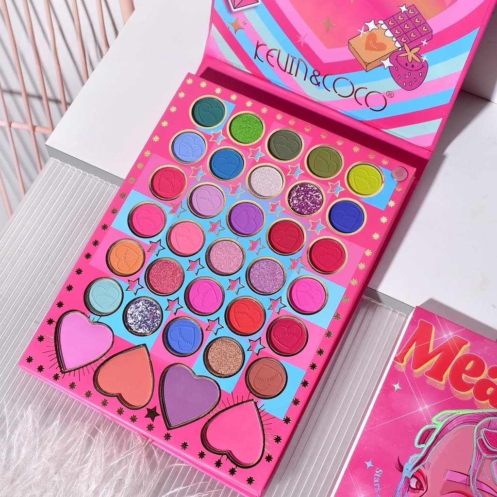 Trusa de Machiaj KEVIN & COCO, Mean Girl Heart, fard de pleoape, Iluminator, blush cremos, 96 culori, 21 x 15.7 x 2.4 cm 1