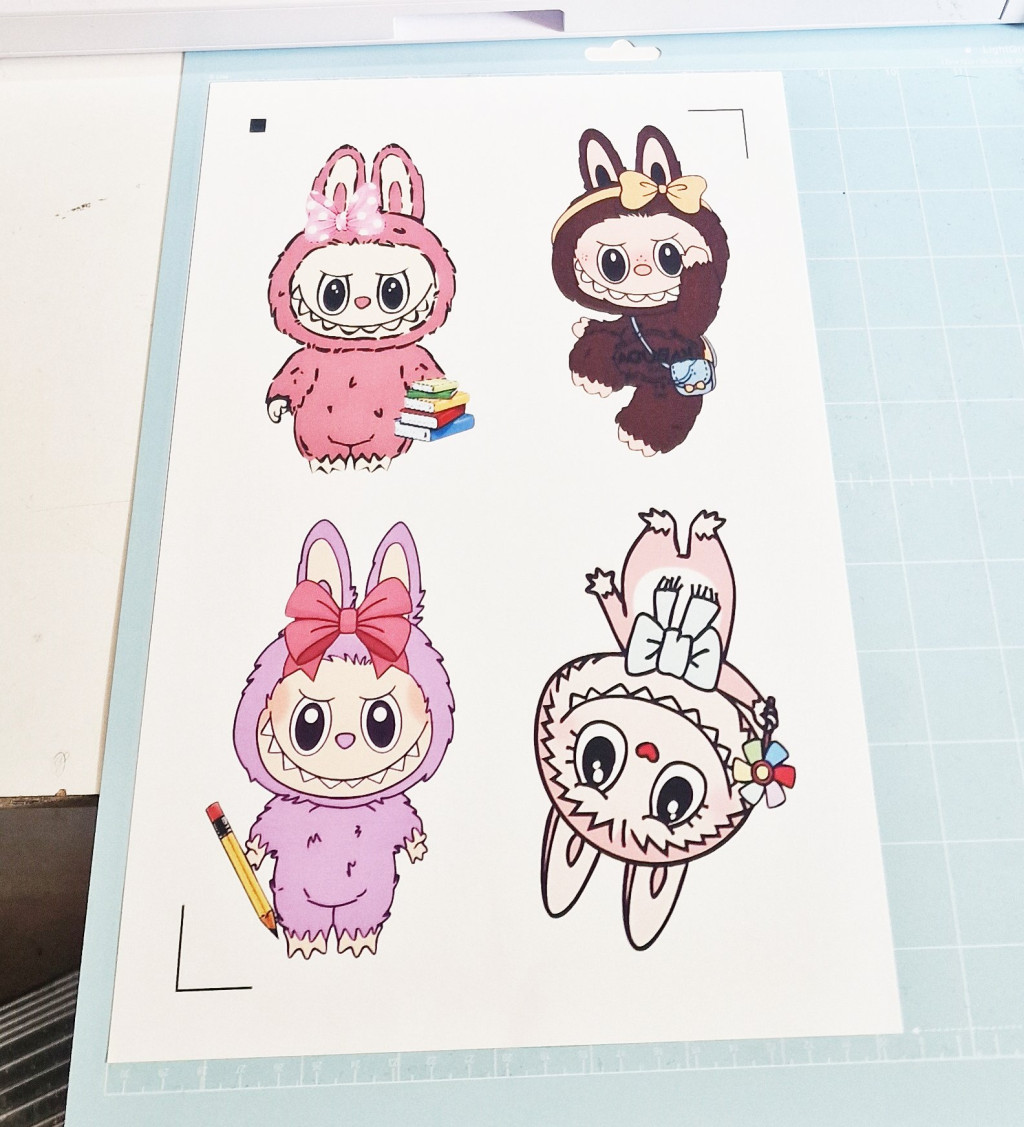 Sticker pentru tricouri sau alte materiale textile albe, 13 x 13 cm, model Stitch 1 3