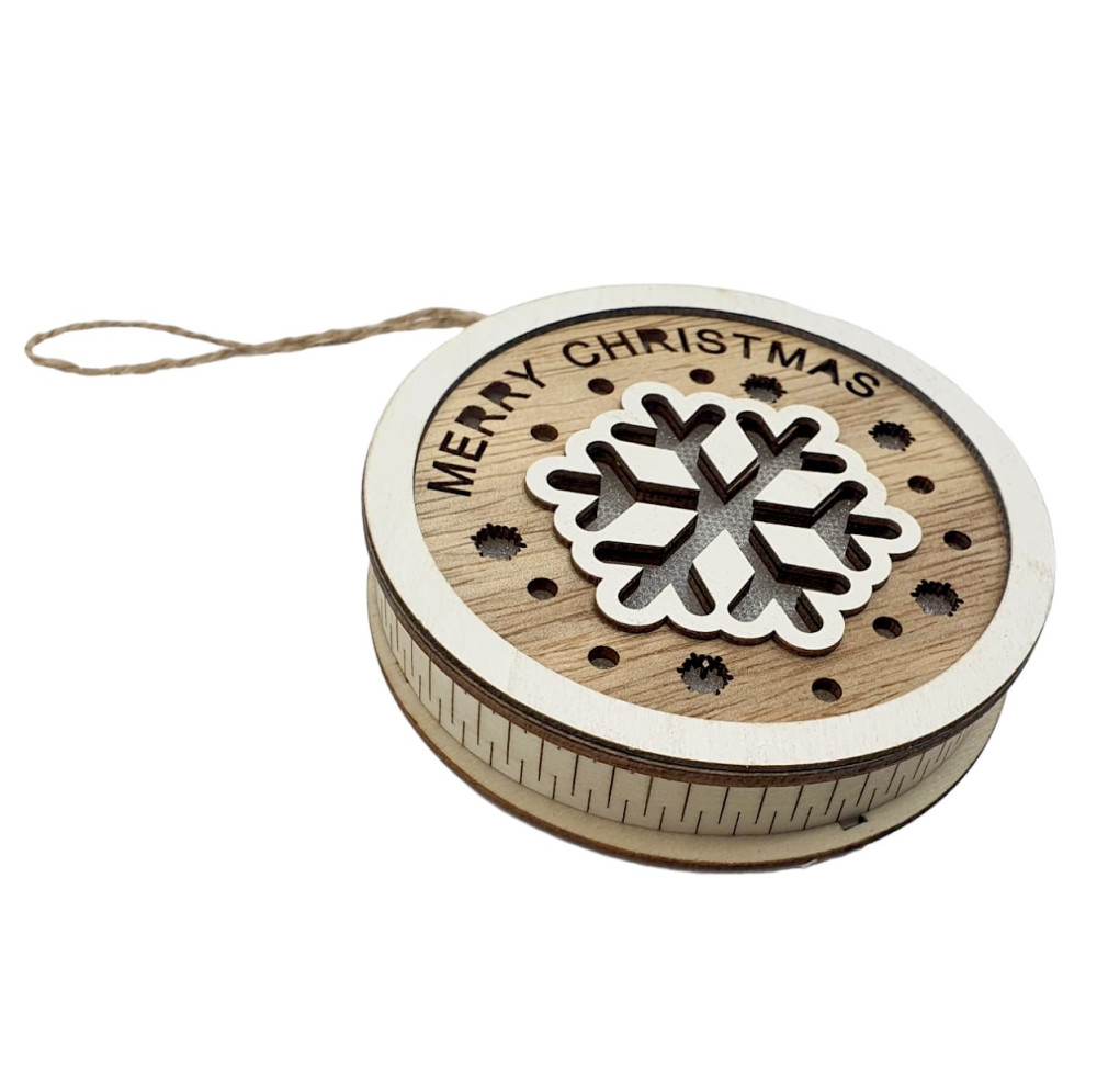 Decoratiune Craciun in forma de inima, model fulg de nea, cu lumini, din lemn 2