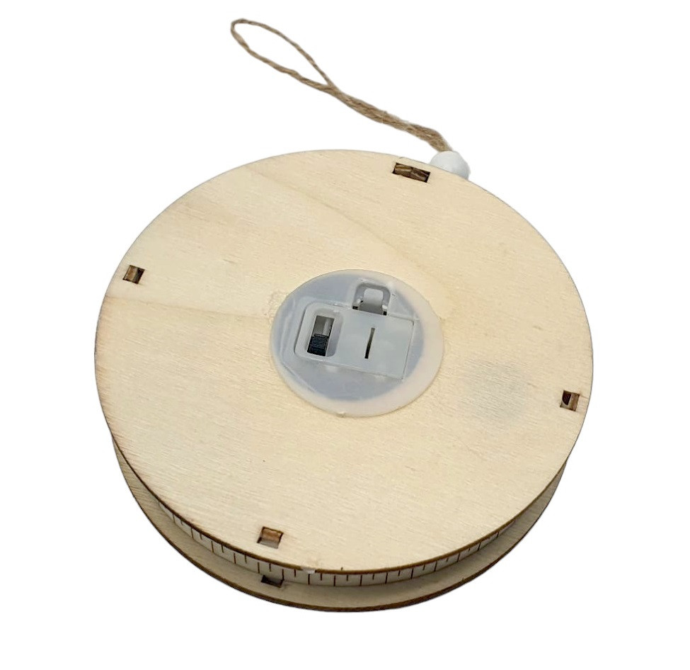 Decoratiune Craciun in forma de inima, model fulg de nea, cu lumini, din lemn 3