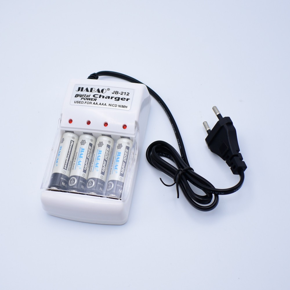 Set incarcator cu 4 acumulatori JB-212, 1.2V, 5500mAh 2